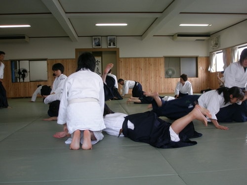 累壞人的獎學會活動