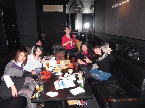 回台前充實＆頹廢的留學生活-3（2010.1.31 宿舍辦的送別會＆保齡球＆唱歌）