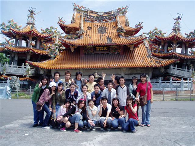2006.5.5~6 A班南投班遊:武昌宮-集集大地震的見證-全體照-1