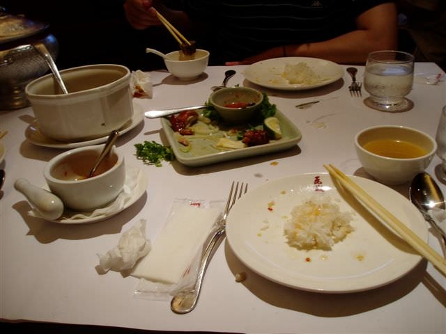 2006.5.5~6 A班南投班遊:杯盤狼藉