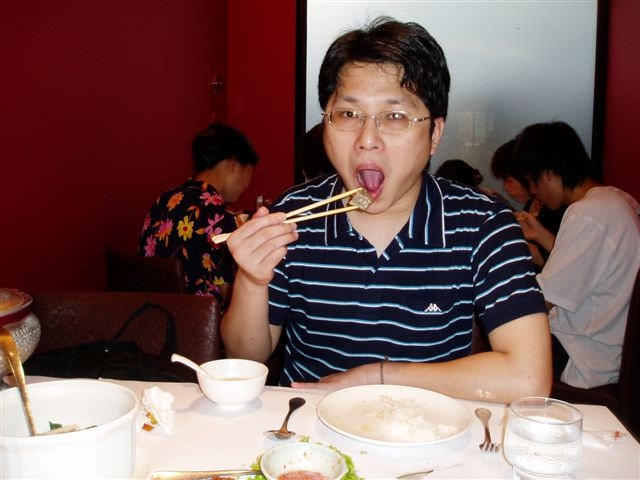 2006.5.5~6 A班南投班遊:我弟的吃相