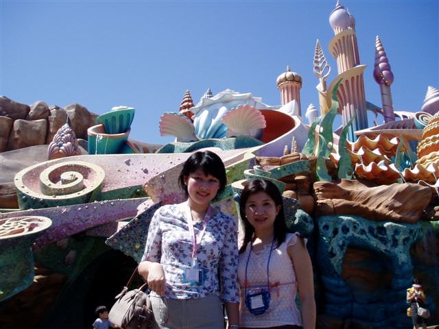 2004年夏 日本行:美人魚館前合影