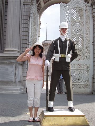 2005年夏 土耳其:朵瑪巴切皇宮大門口的憲兵