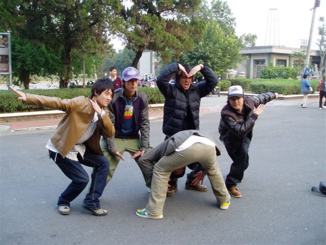 2005.12 日三A關子嶺班遊:尪祖廟幫的十八羅漢
