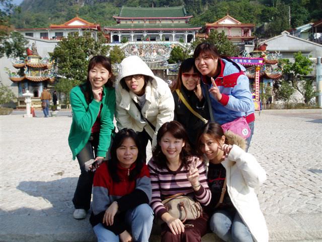 2005.12 日三A關子嶺班遊:碧雲寺前合影-1