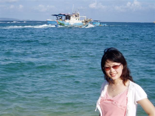 2006.8 夏日墾丁（舊相簿新敘述）:背後有船經過