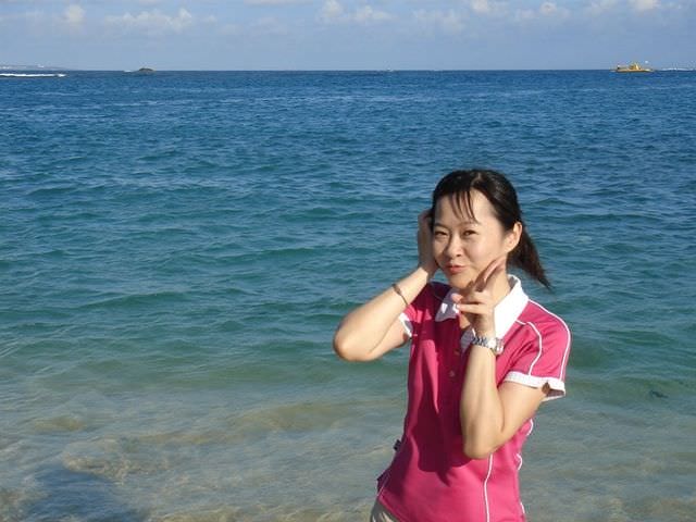 2006.8 夏日墾丁（舊相簿新敘述）:小魚我很會擺姿勢（連拍中）