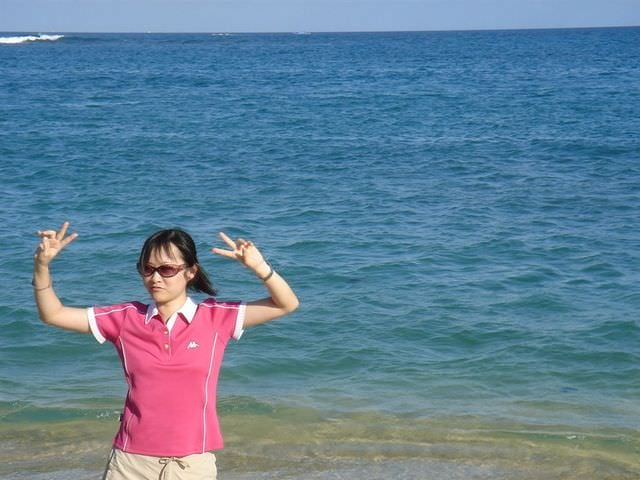 2006.8 夏日墾丁（舊相簿新敘述）:不知該擺啥pose了，隨便吧！（連拍中）