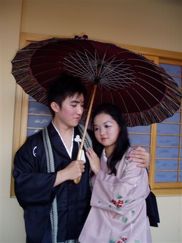 2006.12.4 公演劇照拍攝:男女主角之一支小雨傘