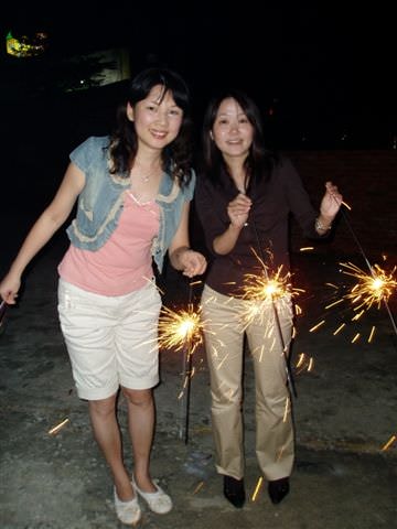 2006.10.7~8與佐藤老師:烤肉完就是要玩仙女棒
