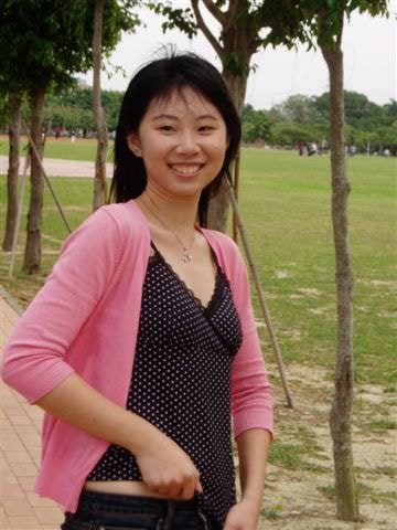 2006.11.28 日四A畢業生活照:骨感美女