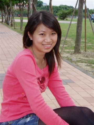 2006.11.28 日四A畢業生活照:鄰家女孩的微笑
