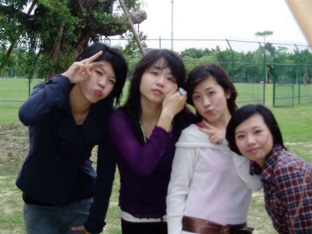 2006.11.28 日四A畢業生活照:無所事事的四人組-2