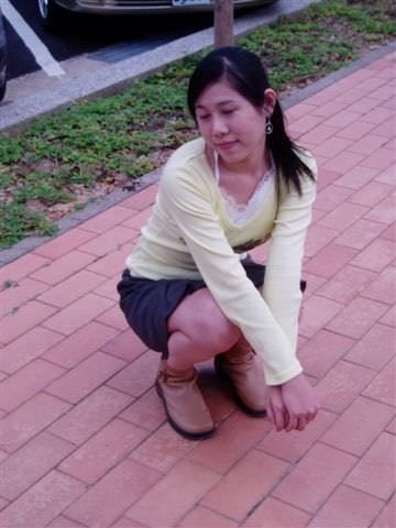 2006.11.28 日四A畢業生活照:害羞...眼睛不敢睜開啦！