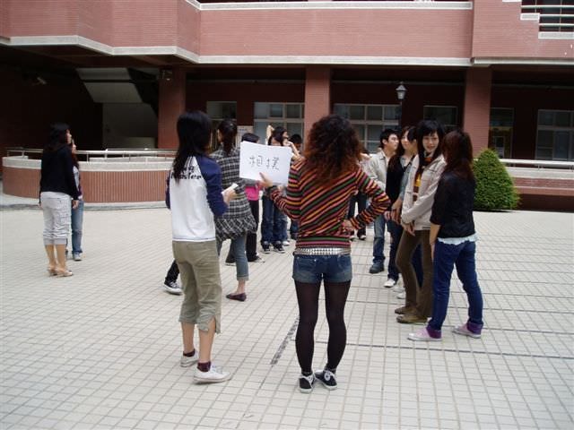 2006.11.16日本學生蒞校交流:比手劃腳