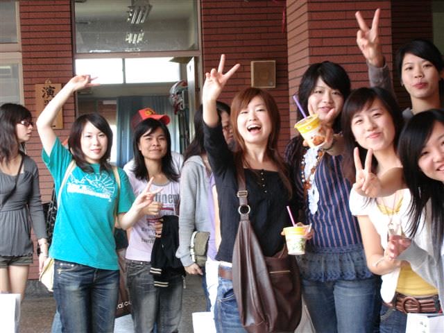2006.11.16日本學生蒞校交流:要回家了，真依依不捨～