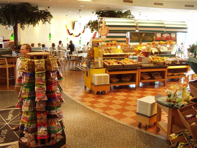 2006.6.25~7.4 德捷行-1:休息站內部的商店-1