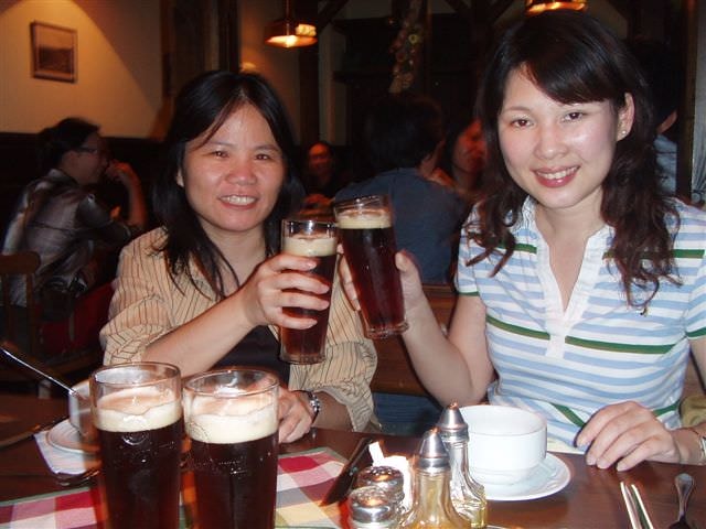 2006.6.25~7.4 德捷行-1:晚飯-先喝黑麥啤酒