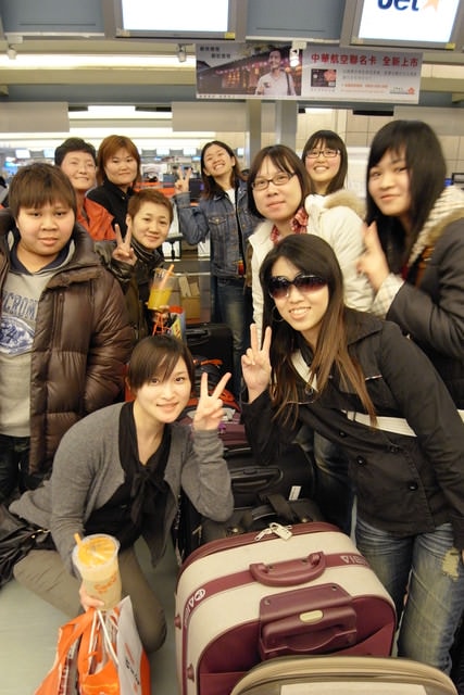 朝聖之旅（2011.3.24-27）:第一天，大家在帶著激動澎湃的心情參與這趟朝聖之旅，集體辦登機