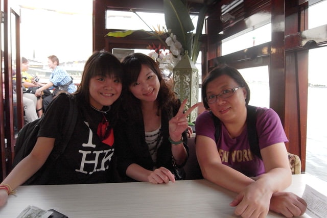 朝聖之旅（2011.3.24-27）:小明超興奮的，跟每位蕙迷拍照！