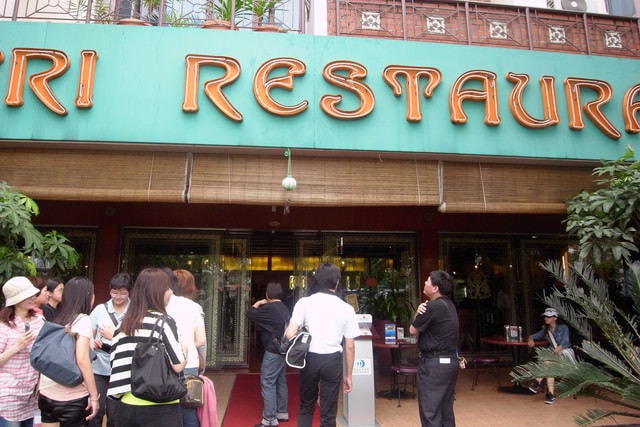 朝聖之旅（2011.3.24-27）:但是為了餐館的招牌菜，還是給他進去！