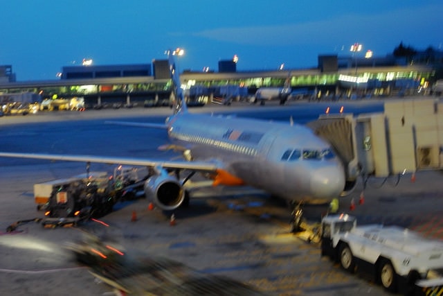 朝聖之旅（2011.3.24-27）:我們這次搭的捷星航空，飲食服務要另外收費哦，換位子也要加價...
