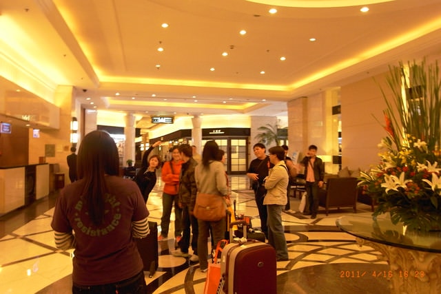 朝聖之旅-2 (2011.4.16-18）:跟一些已經在前晚到的台灣蕙迷相見歡。