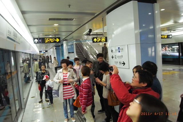 朝聖之旅-2 (2011.4.16-18）:電車快來了