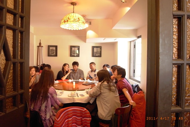 朝聖之旅-2 (2011.4.16-18）:在女密探們的色誘下，服務員連娘娘當天的座位、點的菜都招供了
