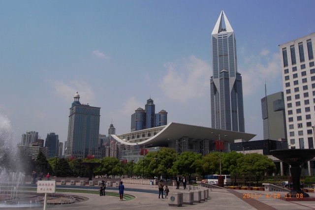朝聖之旅-2 (2011.4.16-18）:到處都是很現代的高樓建築