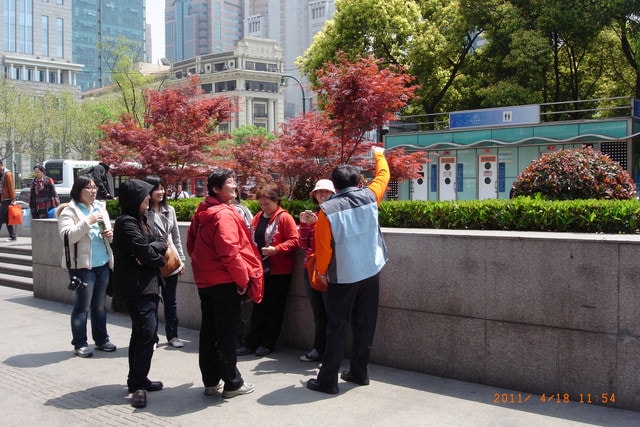 朝聖之旅-2 (2011.4.16-18）:萬金大哥趕來與我們會合，要來去吃羊肉爐了