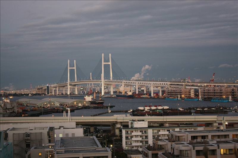 東瀛留學日記東京行（08.12.14 惠比壽、六本木、橫濱）:來到橫濱，登上一處可以瞭望橫濱港的山丘公園