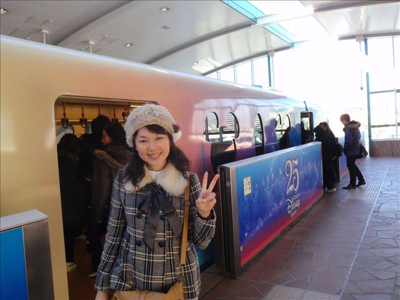 東瀛留學日記之東京行(2008.12.15迪士尼海洋):要搭進可愛的米奇電車囉！