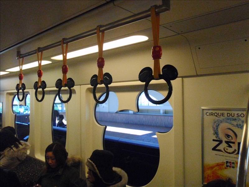 東瀛留學日記之東京行(2008.12.15迪士尼海洋):車內可愛的米奇造型吊環