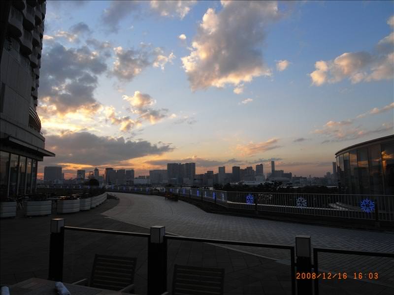 東瀛留學日記之東京行(2008.12.16 泰國料理&台場):台場的晚霞
