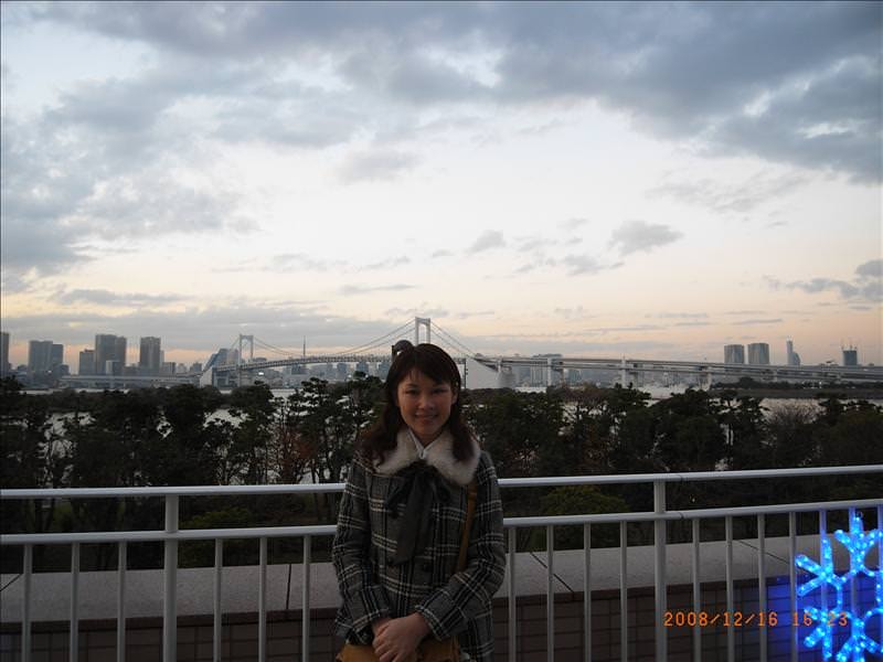 東瀛留學日記之東京行(2008.12.16 泰國料理&台場):背後的台場地標，彩虹橋