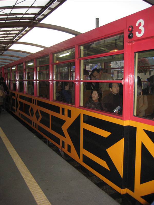 東瀛留學日記之京都嵐山賞楓(2008.12.1):車廂有分一般車廂