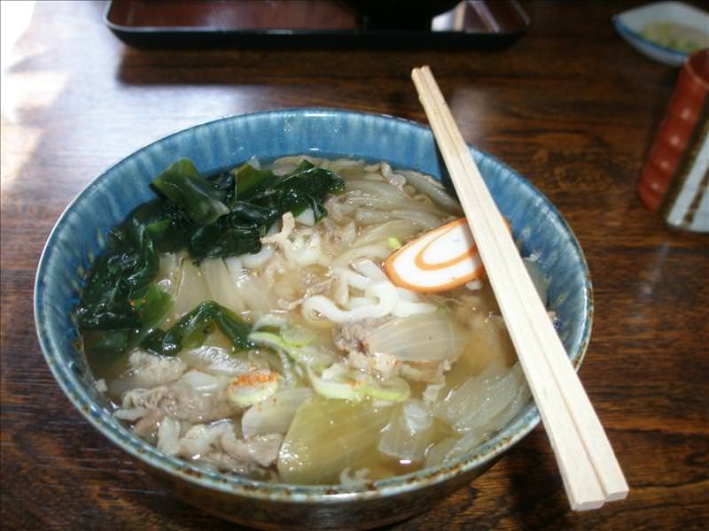 東瀛留學日記之又見合掌村高山古街(2008.11.5-6):先吃個中飯，「飛騨牛うどん」