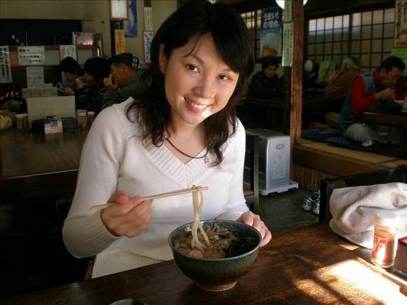 東瀛留學日記之又見合掌村高山古街(2008.11.5-6):餐前的表情永遠是最燦爛的