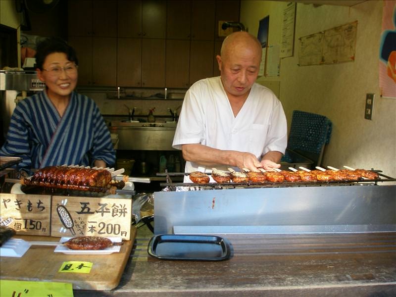 東瀛留學日記之馬籠宿(2008.11.1):阿公阿嬤兩人合作