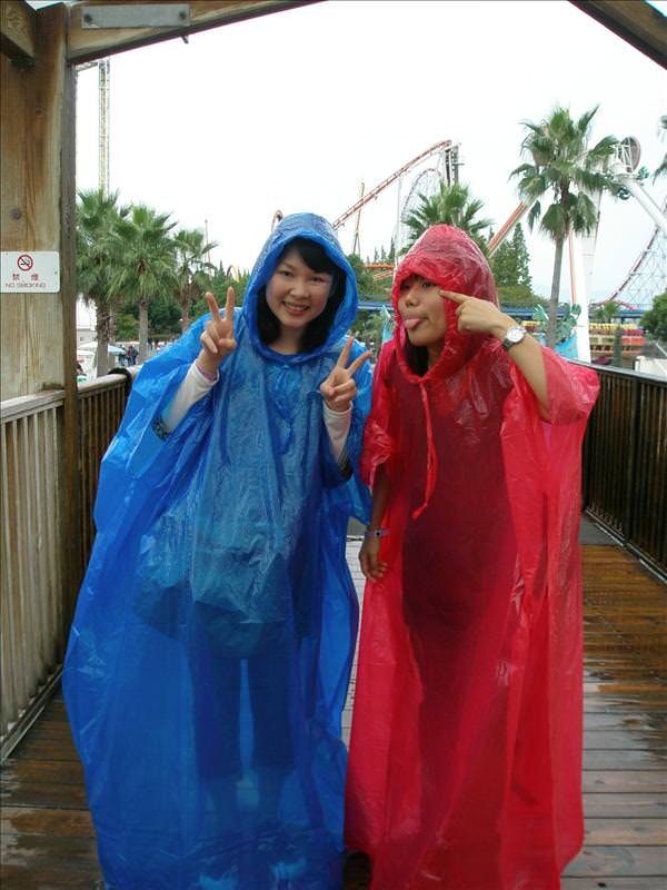 東瀛留學日記之長島樂園(2008.9.28):穿雨衣要去玩