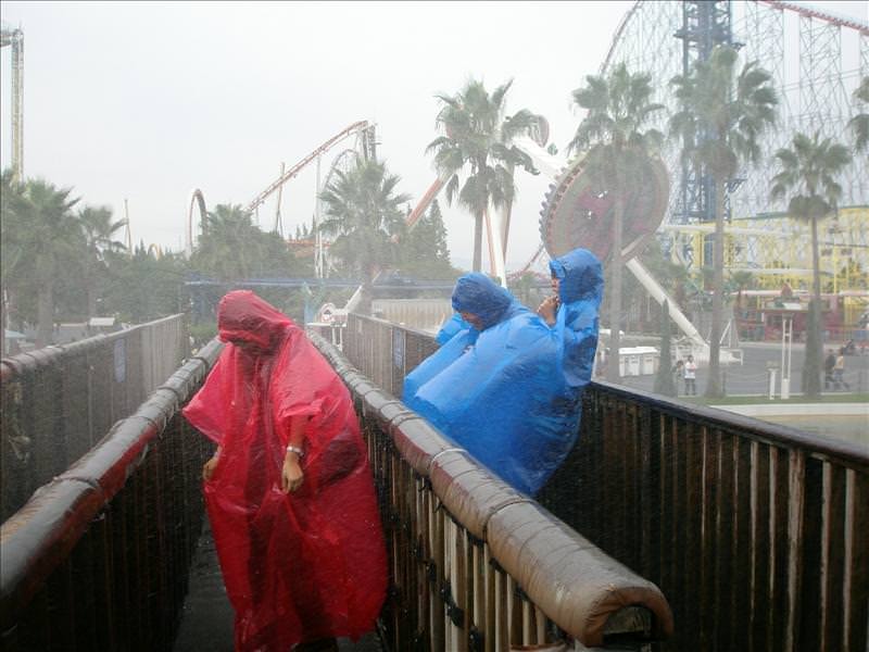 東瀛留學日記之長島樂園(2008.9.28):這個場景跟泰國畢旅時的樂園很像