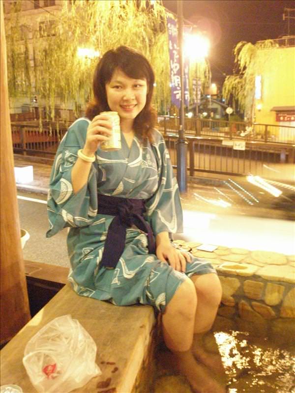 東瀛留學日記之戀戀溫泉(2008.9.23-24):喝著啤酒泡個足湯更愜意