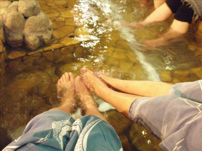 東瀛留學日記之戀戀溫泉(2008.9.23-24):大家來泡足湯