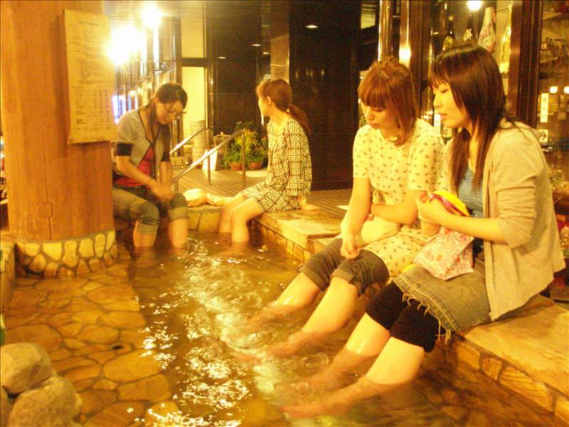 東瀛留學日記之戀戀溫泉(2008.9.23-24):溫泉旅館的，以兩人成行為多，且大多是女性。