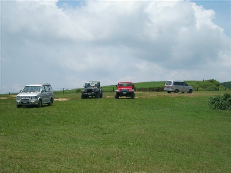 2008.8.13-14 又見墾丁天氣晴:要能拍出美麗的海景，得出動吉普車開上來這裡。