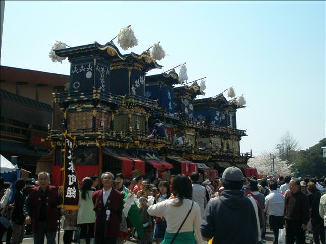 東瀛留學日記之犬山祭(2008.4.5):神社前廣場的轎輿