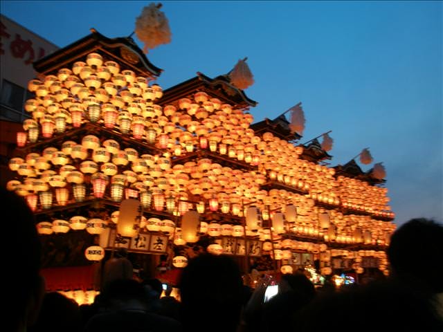 東瀛留學日記之犬山祭(2008.4.5):太陽下山了，燈籠亮起