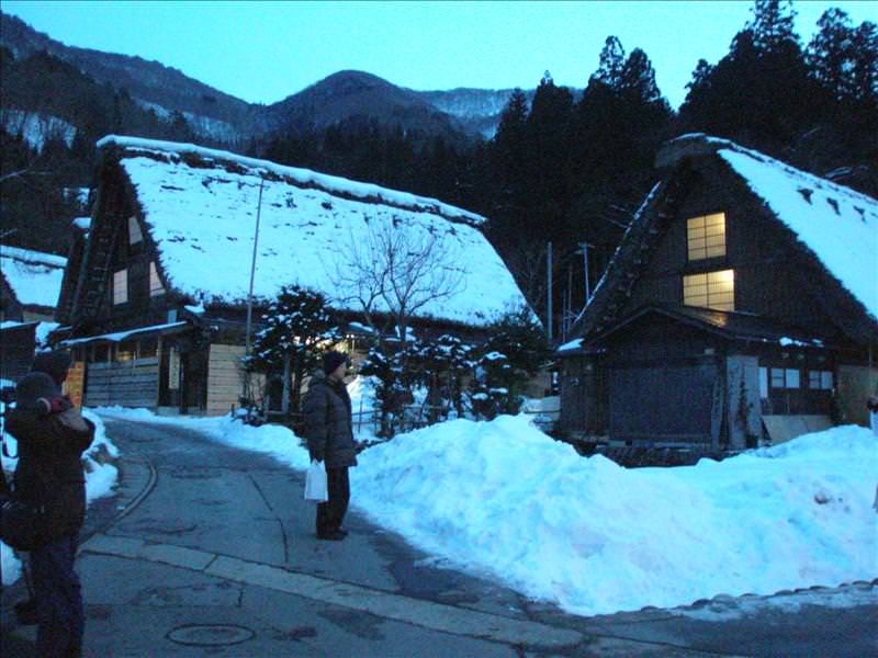 東瀛留學日記之童話世界篇(2008.1):想必到晚上燈火通明的合掌村一定很漂亮