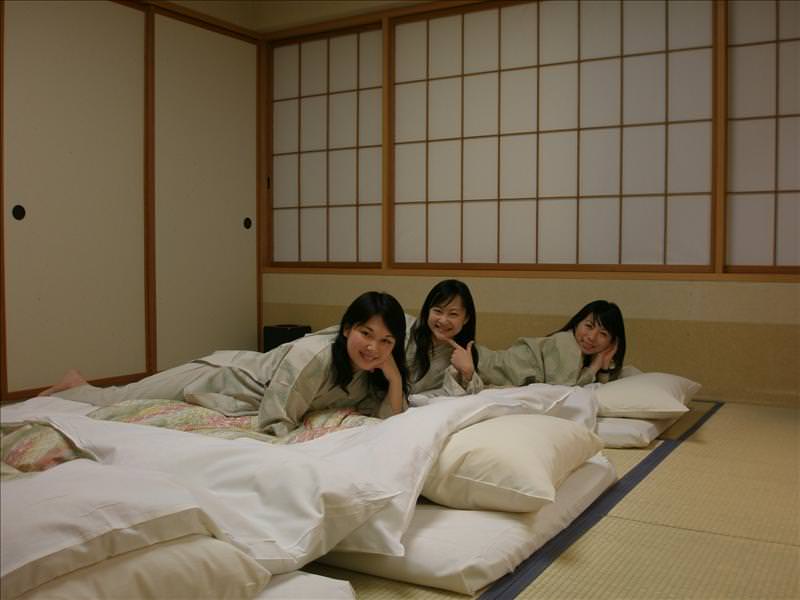 東瀛留學日記之童話世界篇(2008.1):躺下再一張，美美的搔首弄姿